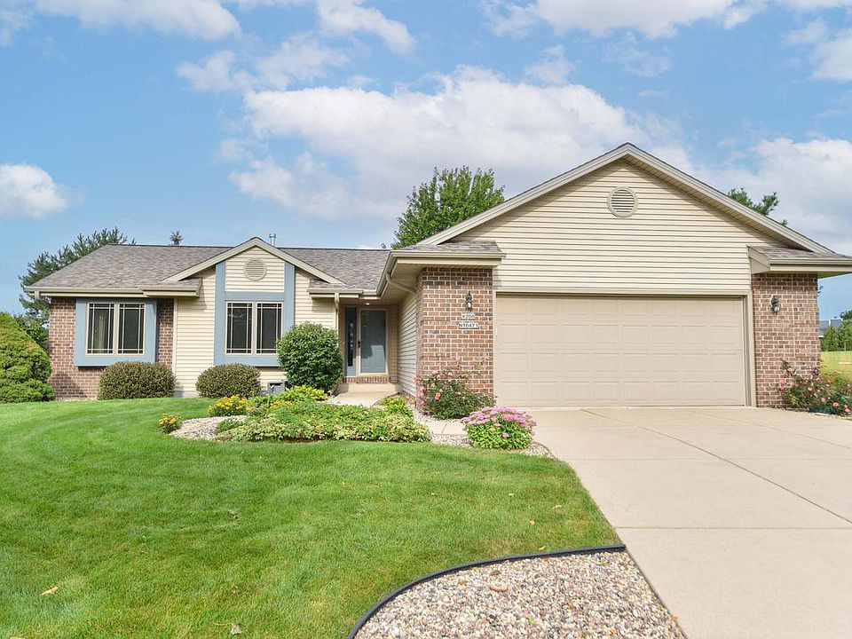 1st image of W208N16471 St Andrews COURT