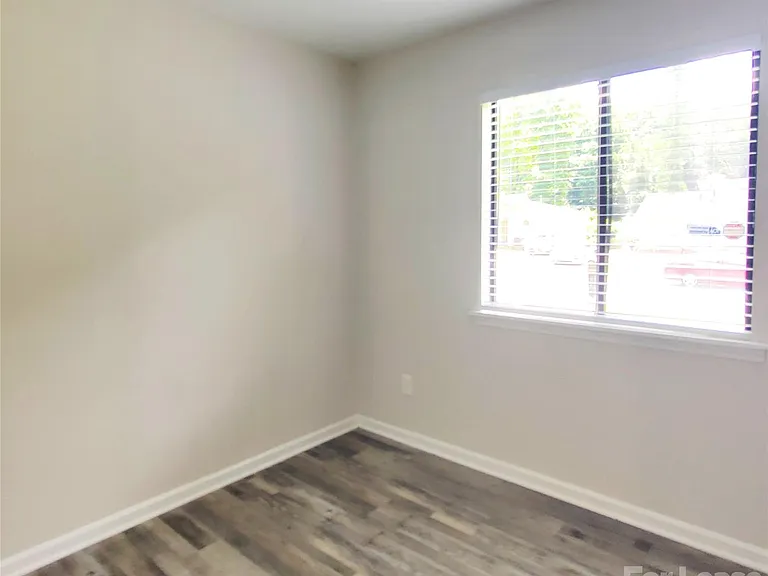 5101 Glenview Ct — Photo 14