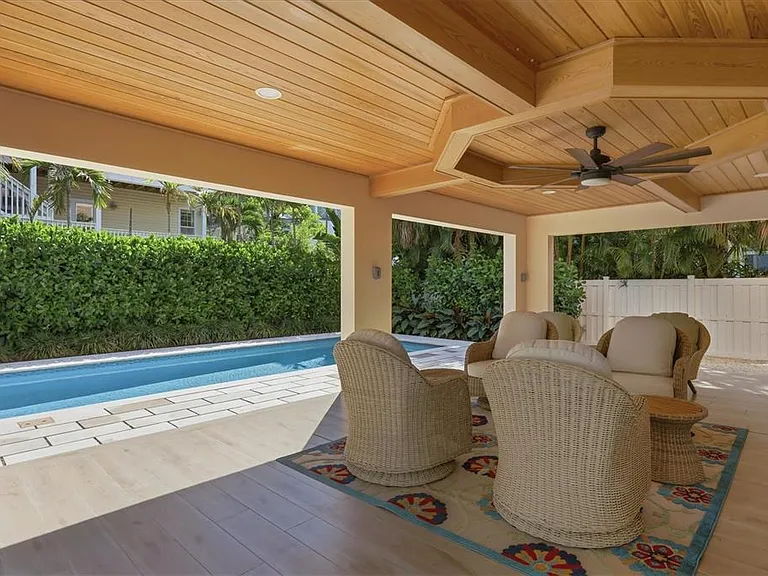 113 Aqua Ln — Photo 45