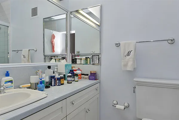 Sold by RE MAX Team | media 11