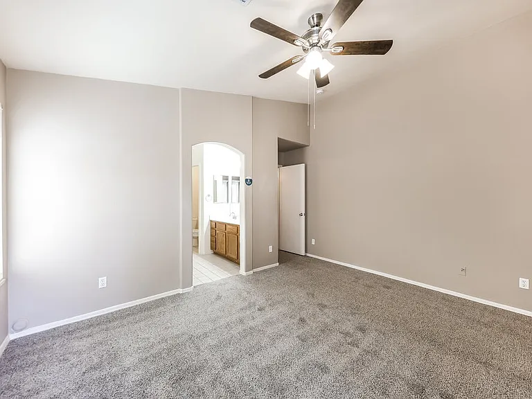 4046 W Abraham Ln — Photo 9