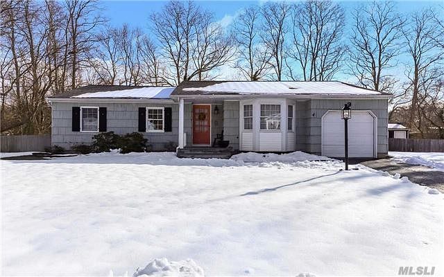 1st image of 9 Glenwood Ct