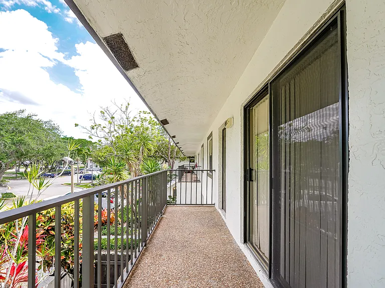 Oakwood Apartments — Photo 11