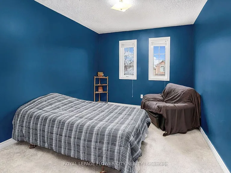 15 Ridgemore Cres — Photo 15