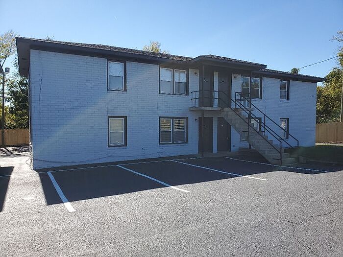 1st image of 1105 Hampton Ave #B