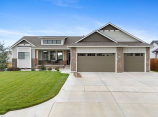 290 S Wellcrest Cir, Goddard, KS 67052