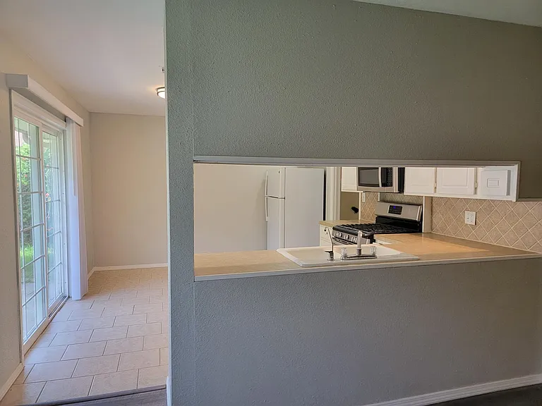 2817 Franklin Dr — Photo 6