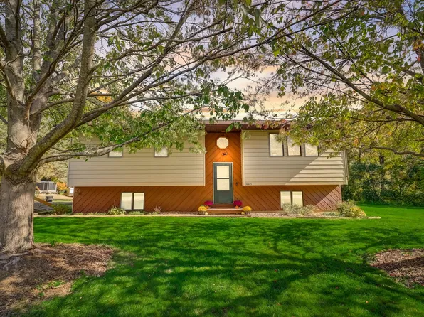 36685 N Edward Ave, Lake Villa, IL 60046