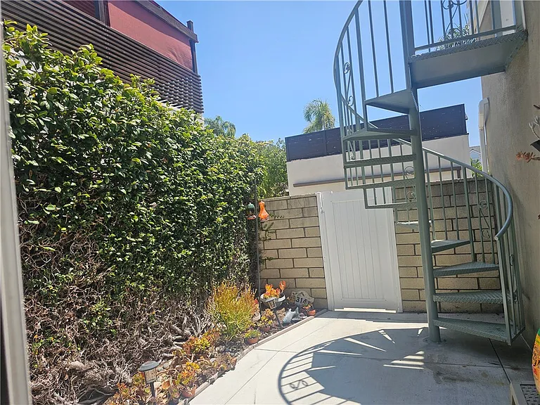 314 Prospect St — Photo 26