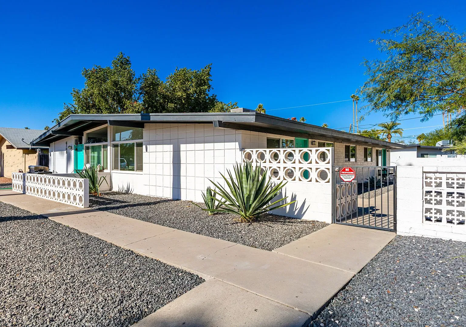 6708 E. Cheery Lynn Rd. — Photo 2