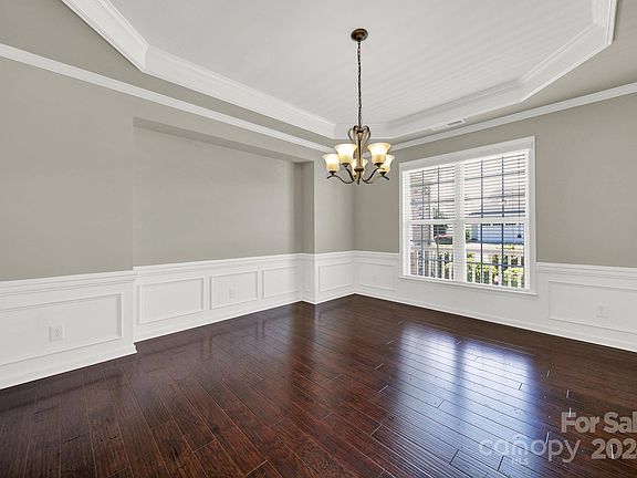 4th image of 4005 Ambleside Dr