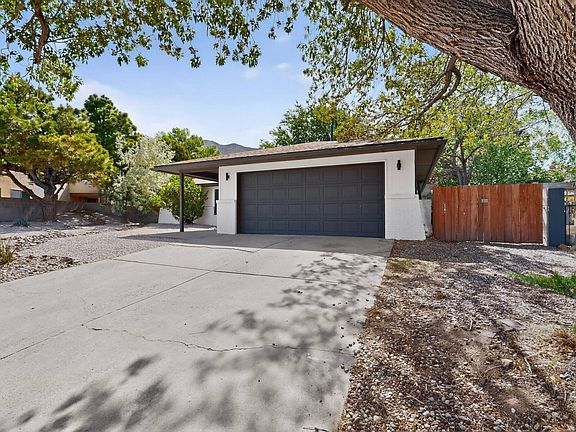 3rd image of 2704 Palo Alto Dr NE