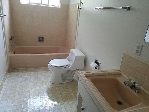 5th image of 153 Kittoe Dr Unit A