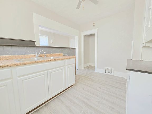 4th image of 112 E Bowman St #1