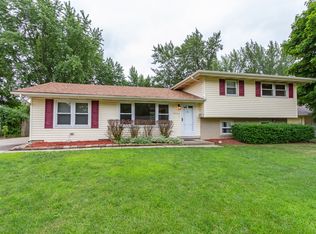 1323 Radcliffe Ln, Schaumburg, IL 60193