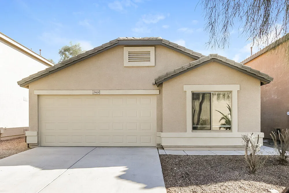 4 bed, 2.0 bath, 1471 sqft, $1,810 — Photo 1