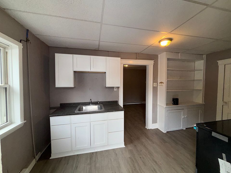 1st image of 409 W Broad St #8