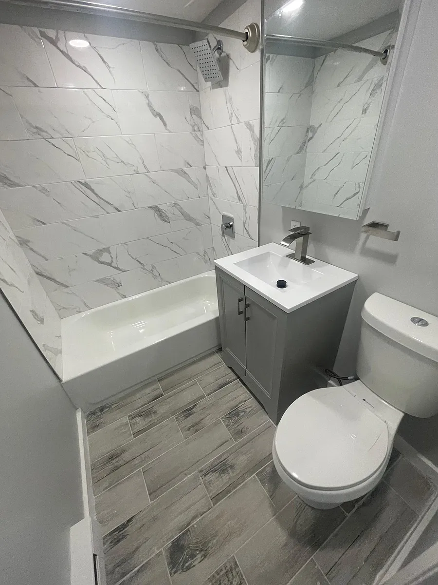 Building Photo - 32 S Wycombe Ave #33