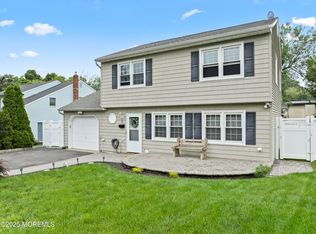 6 Convent Ct, Hazlet, NJ 07730