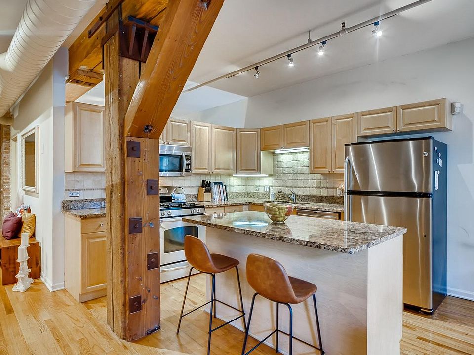 1st image of 520 W Huron St APT 205