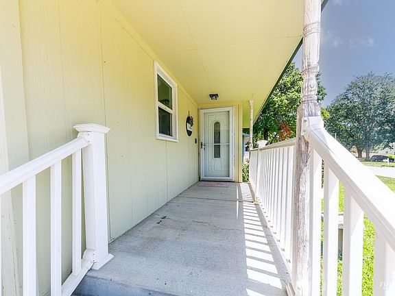 3rd image of 1804 2nd St