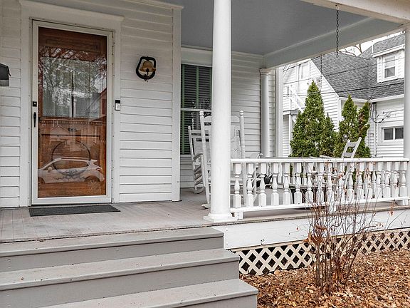 3rd image of 314 Woodlawn St