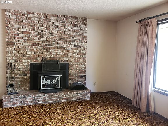 5th image of 230 Canyon Creek Dr