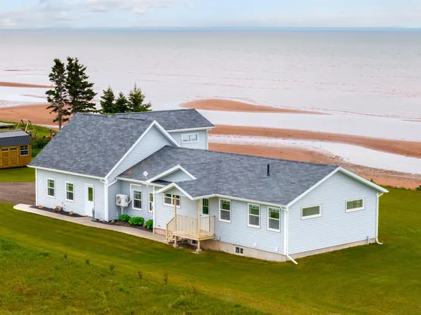 18 Shore Road Ext, Hillsboro Parish, PE C0A 1J0