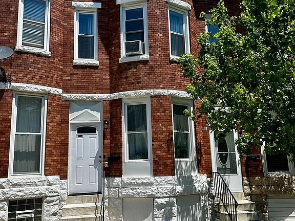 3rd image of 1830 Walbrook Ave