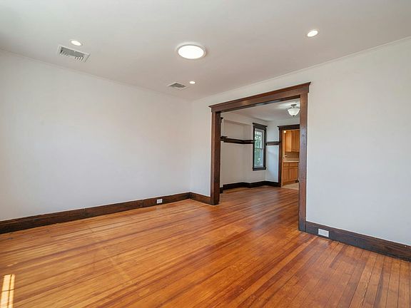 5th image of 21 Claremont Ave #2