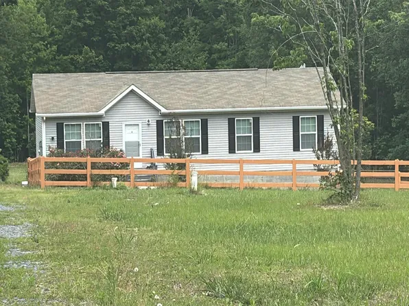 503 Equestrian Trail Rd, New Canton, VA 23123