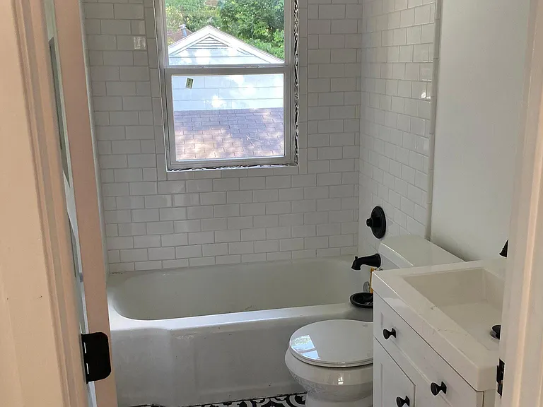318 E Ridgeway St — Photo 7