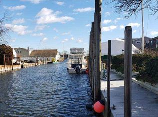 61 New Point Pl, Amityville, NY 11701
