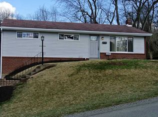 1029 Raven Dr, Pittsburgh, PA 15243