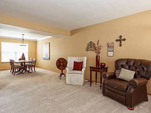 5th image of 8215 Old Exchange Dr