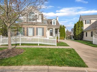 100 Champlain Blvd, Howell, MI 48843