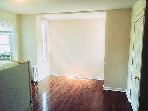 2nd image of 2121 Spring Garden St APT 3M