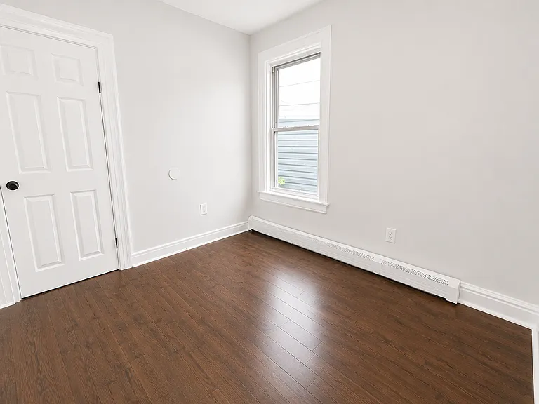 272 S 11th St #1 — Photo 11