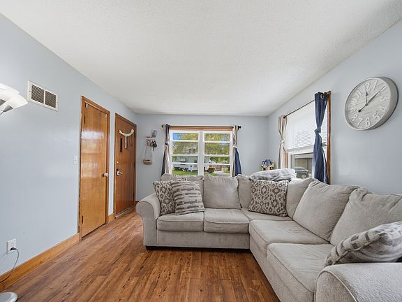 5th image of 1309 8th Ave