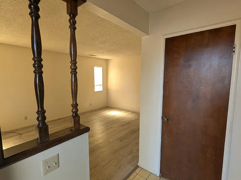 2414 W Beech Ave — Photo 9