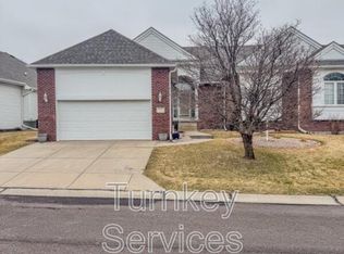 717 Villa Plz, Papillion, NE 68046