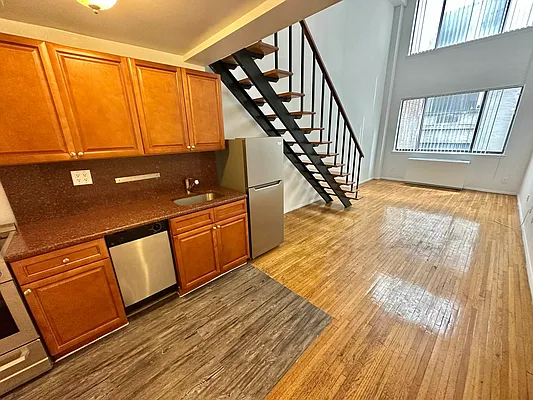 Rented by J PRESTON AND ASSOCIATES INC | media 9