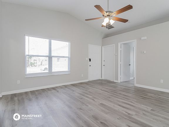 3rd image of 2821 Woodruff Dr