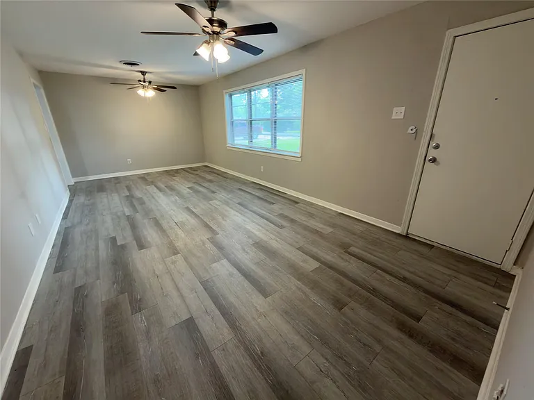 819 W Kyle Rd — Photo 7