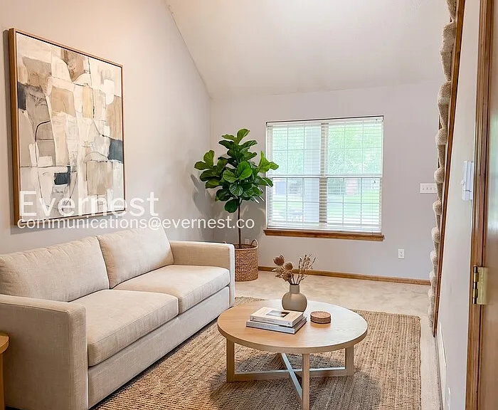 1041 Dean Dr — Photo 2