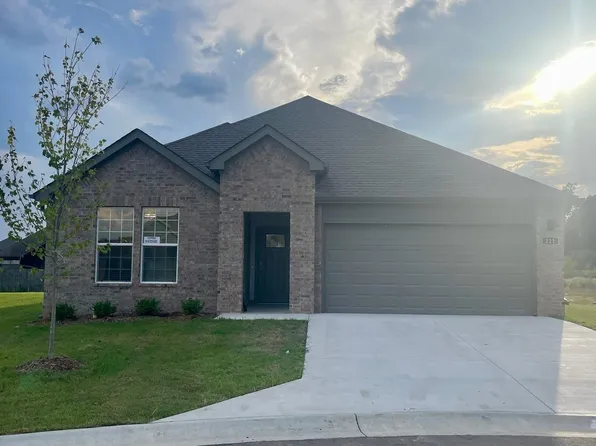 211 Mikah Dr, Maumelle, AR 72113