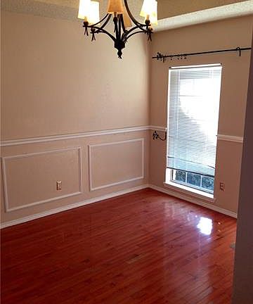 4th image of 1900 Ashley Dr