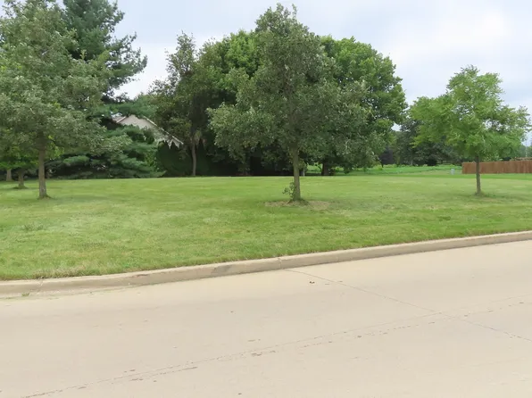 1905 S Stone Creek Blvd #103, Urbana, IL 61802