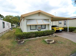 570 Lake Henry Dr, Winter Haven, FL 33881