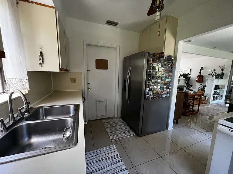 5758 SW 27th St — Photo 14